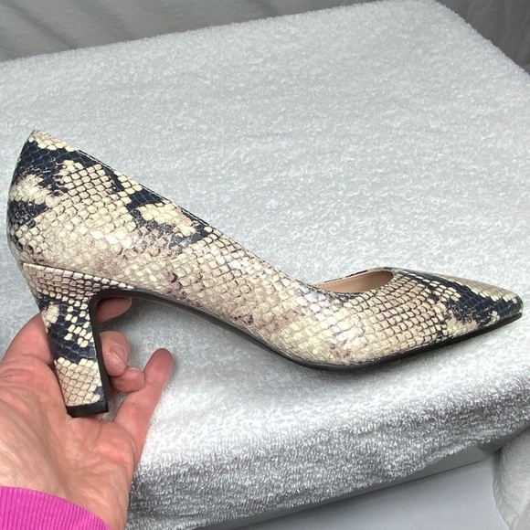 NEW Stuart Weitzman Adria Python-Embossed Pumps - Picture 7 of 13